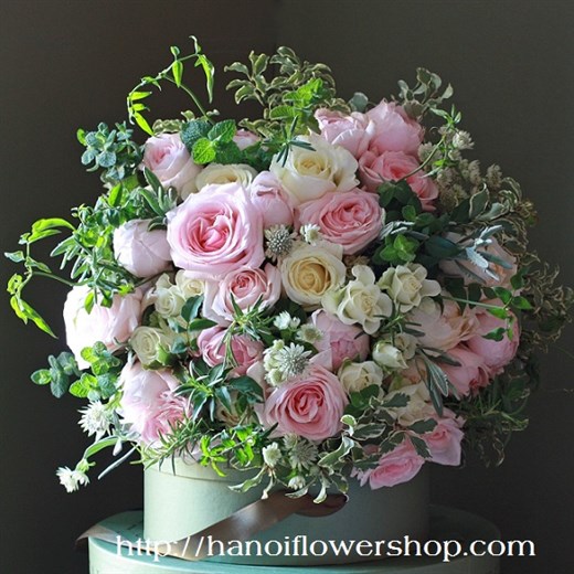 Buying basket of mixed flowers online