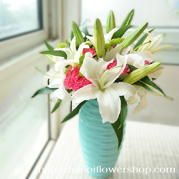 White lilies in vase
